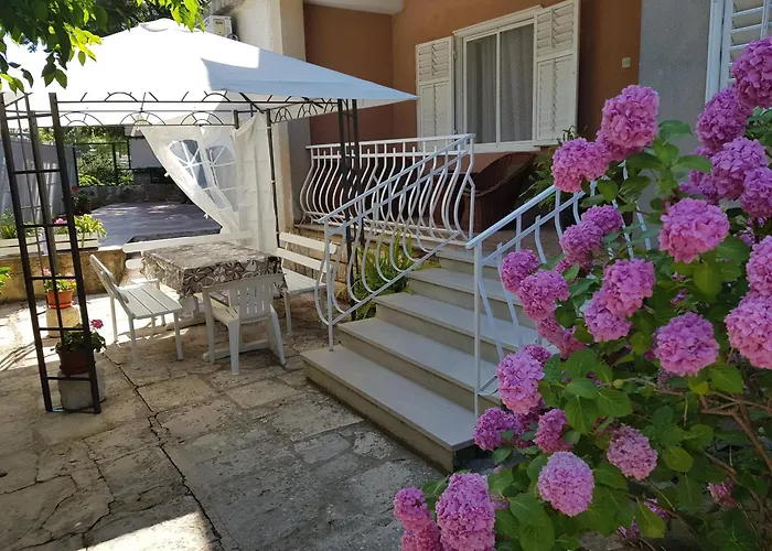 Renata Mare Apartment *