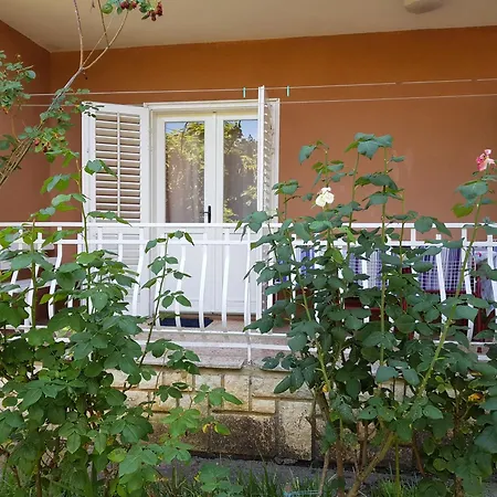 Renata Mare Apartment *